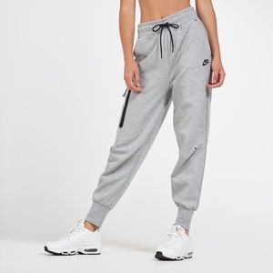 NWT Nike Womens Sweatpants Sportswear Tech Fleece Joggers Medium